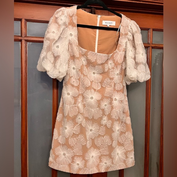 Elliatt “The New Bride” Bellamy Bridal Dress – Embellished Mesh, Puff Sleeves - Picture 4 of 8